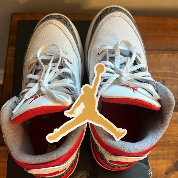 Jordan Retro 3 preschool size 2.5 “Fire Red” edition - Picture 6 of 6